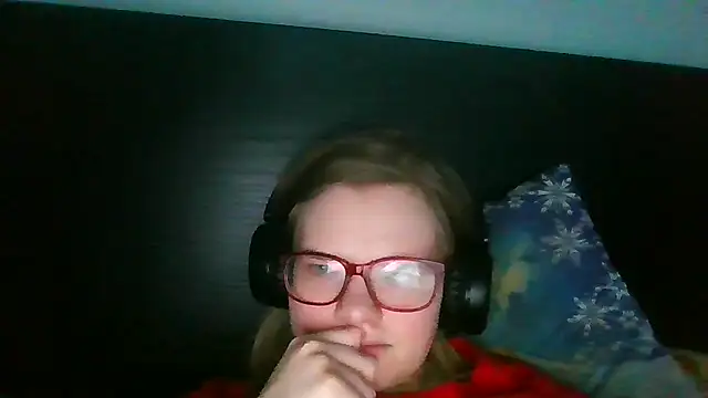 Moonolighta online show from 02/17/26, 03:19