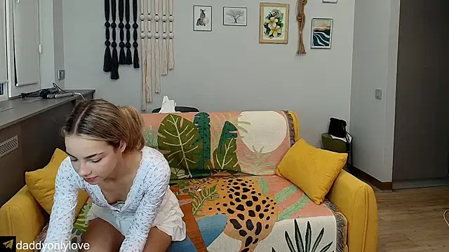 Snapshot of daddyonlyloveme chatting on 09/14/25, 08:19 daddyonlyloveme online show from 09/14/25, 08:19