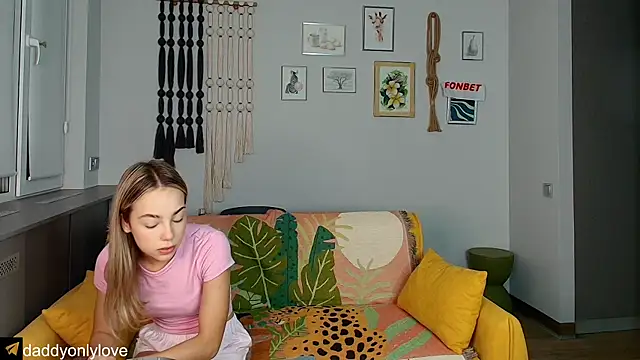 Snapshot of daddyonlyloveme chatting on 09/18/25, 08:11 daddyonlyloveme online show from 09/18/25, 08:11