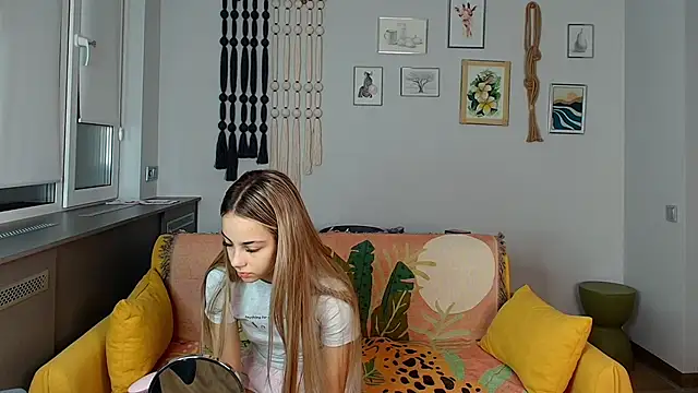 Snapshot of daddyonlyloveme chatting on 10/04/25, 07:23 daddyonlyloveme online show from 10/04/25, 07:23