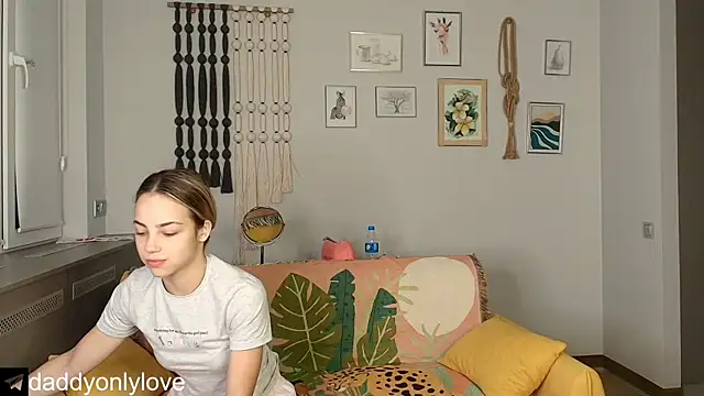 Snapshot of daddyonlyloveme chatting on 10/24/25, 08:16 daddyonlyloveme online show from 10/24/25, 08:16