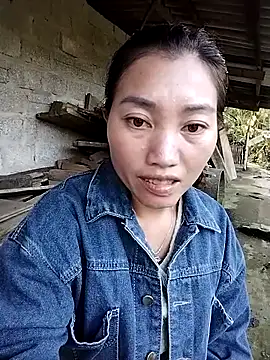 Snapshot of PhienPhien chatting on 09/11/25, 10:15 PhienPhien online show from 09/11/25, 10:15