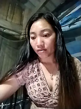Snapshot of PhienPhien chatting on 10/10/25, 05:45 PhienPhien online show from 10/10/25, 05:45