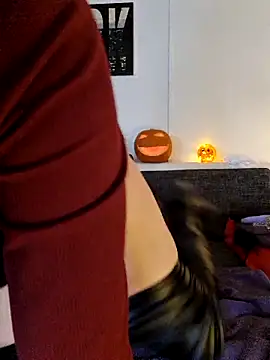 Snapshot of Squirtingcouple9094 chatting on 10/31/25, 08:04 Squirtingcouple9094 online show from 10/31/25, 08:04