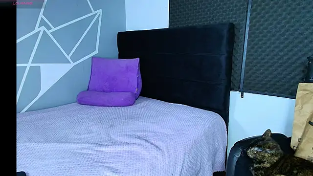 karlamoon23 online show from 03/11/26, 08:37