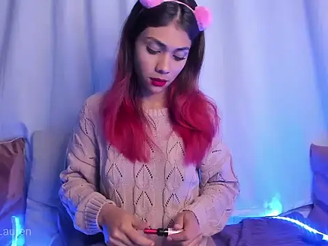 Laurenn 2 online show from 10/30/25, 03:41