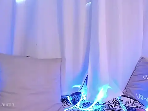 Laurenn 2 online show from 11/13/25, 03:55