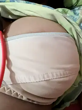 Snapshot of kaviyaponnu0987 chatting on 09/26/25, 01:48 kaviyaponnu0987 online show from 09/26/25, 01:48