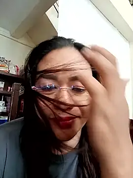 Snapshot of EmmaKantutera chatting on 01/13/26, 02:39 EmmaKantutera online show from 01/13/26, 02:39