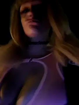 Snapshot of Splash_Queen420 chatting on 05/24/26, 03:00 Splash Queen420 online show from 05/24/26, 03:00