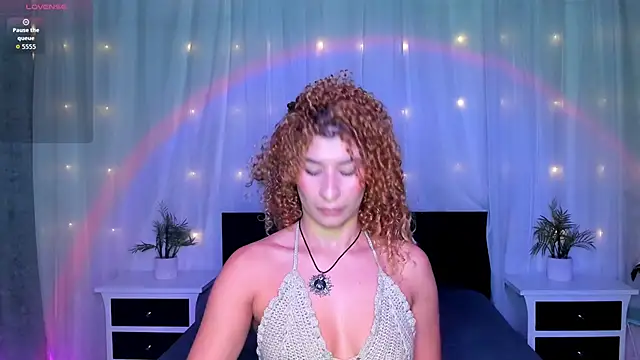 Evolet Bee online show from 03/04/26, 01:17