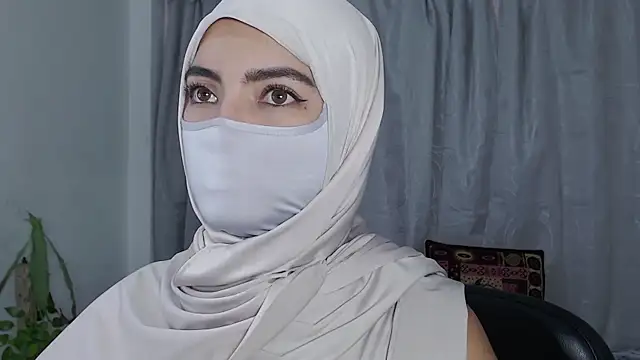 Snapshot of jade_nassar chatting on 05/11/26, 01:11 jade nassar online show from 05/11/26, 01:11