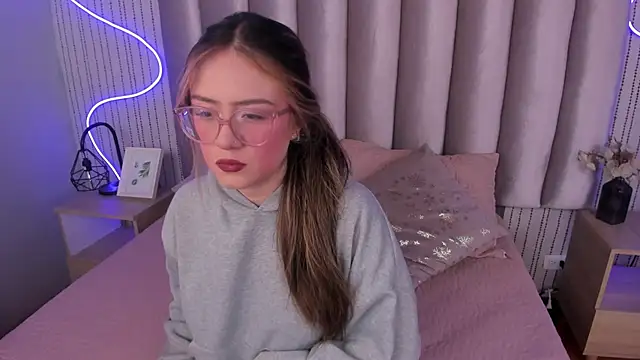 SamanthaPeachss online show from 10/24/25, 12:23