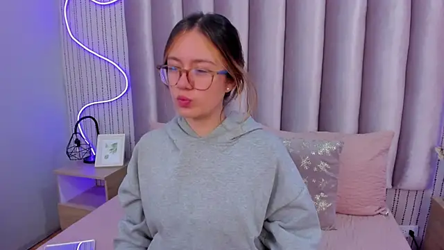 SamanthaPeachss online show from 11/15/25, 11:51