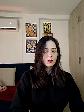 Snapshot of mishelkrave_ chatting on 10/19/25, 11:16 mishelkrave  online show from 10/19/25, 11:16