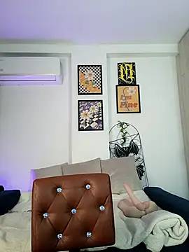 mishelkrave  online show from 11/13/25, 01:04