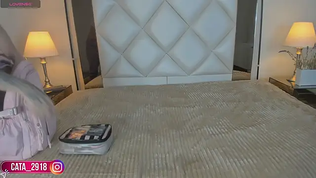 Megan DH online show from 09/25/25, 12:09