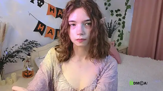 Snapshot of Evi_Brook chatting on 10/22/25, 01:33 Evi Brook online show from 10/22/25, 01:33