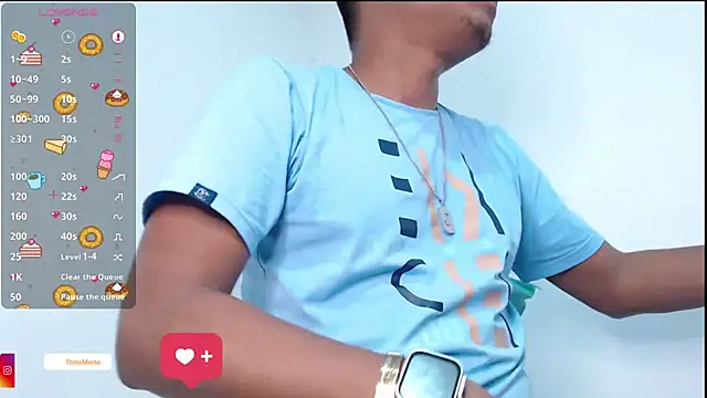 Snapshot of mike_black_22 chatting on 09/19/25, 02:40 mike black 22 online show from 09/19/25, 02:40