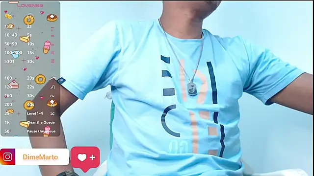 Snapshot of mike_black_22 chatting on 09/25/25, 02:43 mike black 22 online show from 09/25/25, 02:43