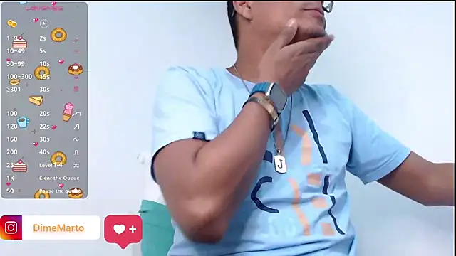 Snapshot of mike_black_22 chatting on 10/06/25, 02:25 mike black 22 online show from 10/06/25, 02:25