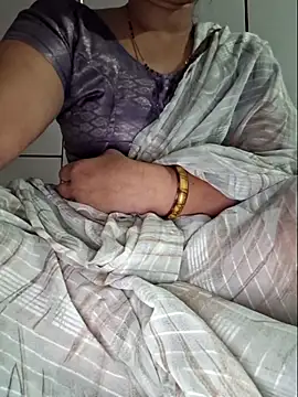 indianhotwife639 online show from 04/12/26, 10:48