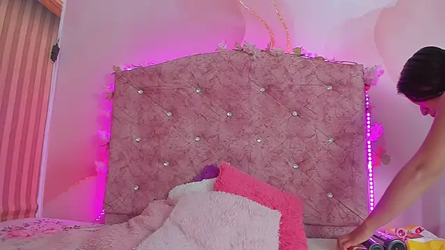 Mila grace  online show from 01/07/26, 06:32