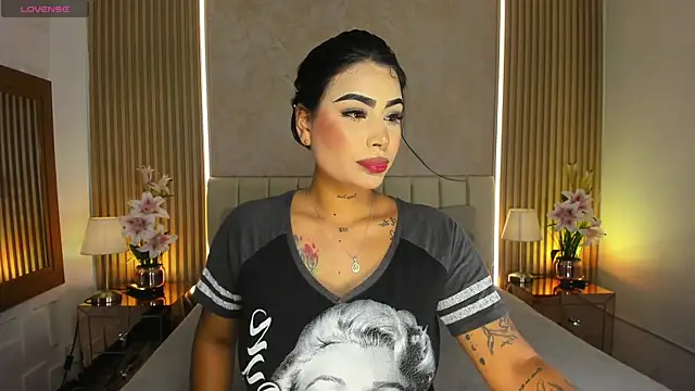 Snapshot of MaddyGray_ chatting on 05/13/26, 07:11 MaddyGray online show from 05/13/26, 07:11