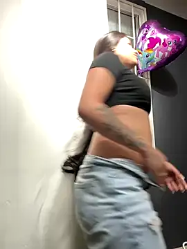 Alyha Cortes online show from 10/11/25, 01:27