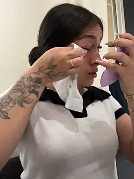 Alyha Cortes online show from 10/22/25, 01:11