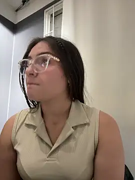 Alyha Cortes online show from 11/05/25, 01:22