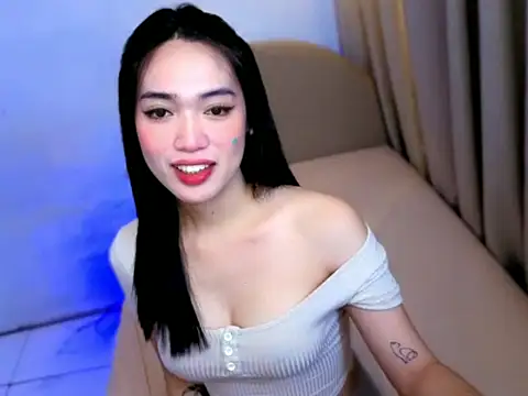 Madmoisellex online show from 05/25/26, 07:42