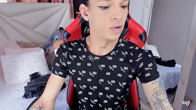 Snapshot of sara_slut21 chatting on 12/10/24, 01:55 sara slut21 online show from 12/10/24, 01:55