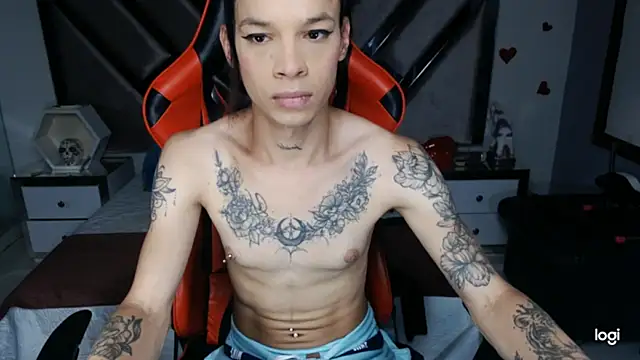 Snapshot of sara_slut21 chatting on 01/15/25, 07:23 sara slut21 online show from 01/15/25, 07:23