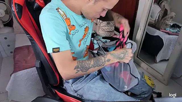 Snapshot of sara_slut21 chatting on 01/26/25, 08:02 sara slut21 online show from 01/26/25, 08:02