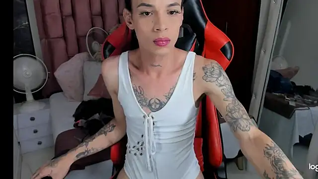 Snapshot of sara_slut21 chatting on 02/08/25, 12:28 sara slut21 online show from 02/08/25, 12:28