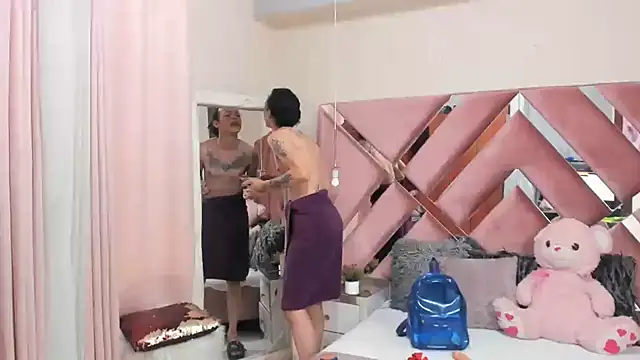 Snapshot of sara_slut21 chatting on 02/27/25, 04:43 sara slut21 online show from 02/27/25, 04:43