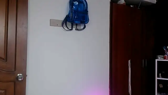 Snapshot of sara_slut21 chatting on 03/21/25, 09:23 sara slut21 online show from 03/21/25, 09:23