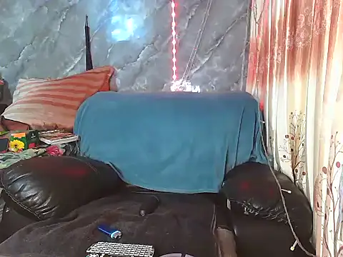 ZARIA-VIXEN online show from 10/29/25, 10:00