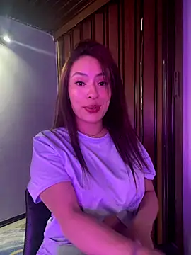 Adarha Ramirez online show from 11/19/25, 07:08