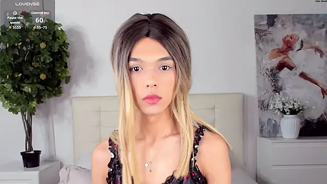 MadonnaRossi online show from 04/19/26, 06:35