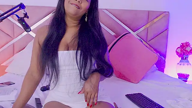 Snapshot of sofia_07 chatting on 06/12/26, 04:55 sofia 07 online show from 06/12/26, 04:55