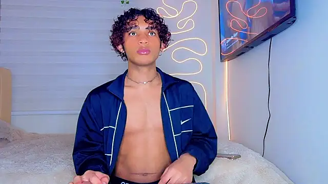 Aaron Wiinter online show from 10/27/25, 10:47