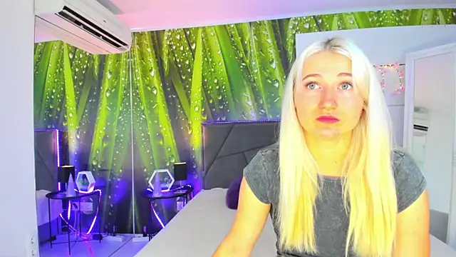 HollyTailors online show from 09/13/25, 05:18