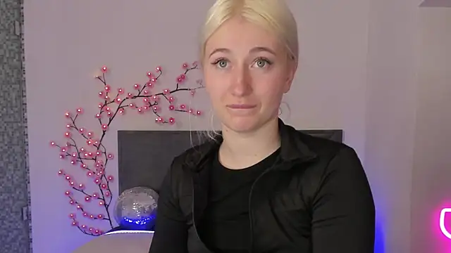 HollyTailors online show from 04/11/26, 12:31