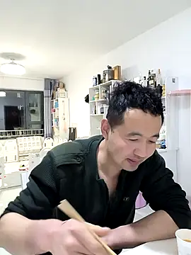 huanhuanaaaaa online show from 04/08/26, 12:16