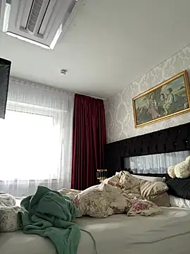 Emilia Mausi online show from 03/25/26, 12:33