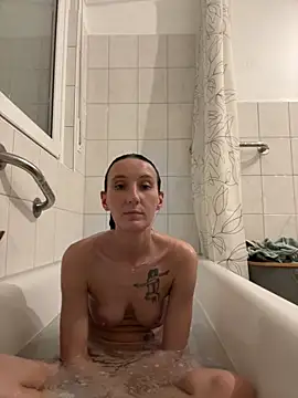 Emilia Mausi online show from 04/03/26, 07:34