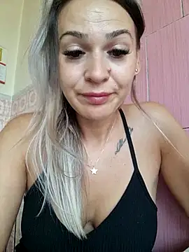 iSelena online show from 09/09/25, 05:40