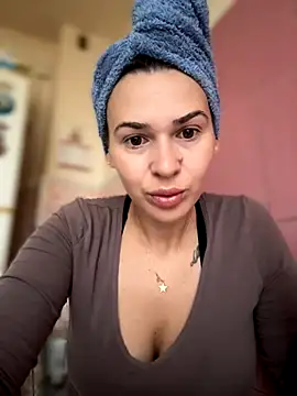 iSelena online show from 10/16/25, 05:08